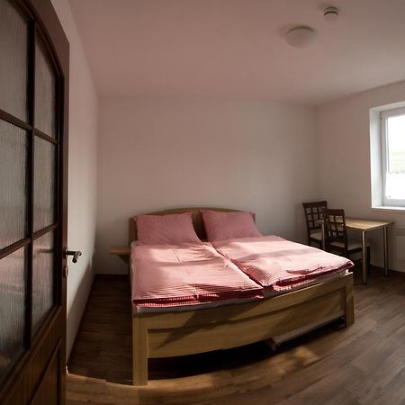 Penzion U Sklepu Hotel Hovorany Eksteriør billede