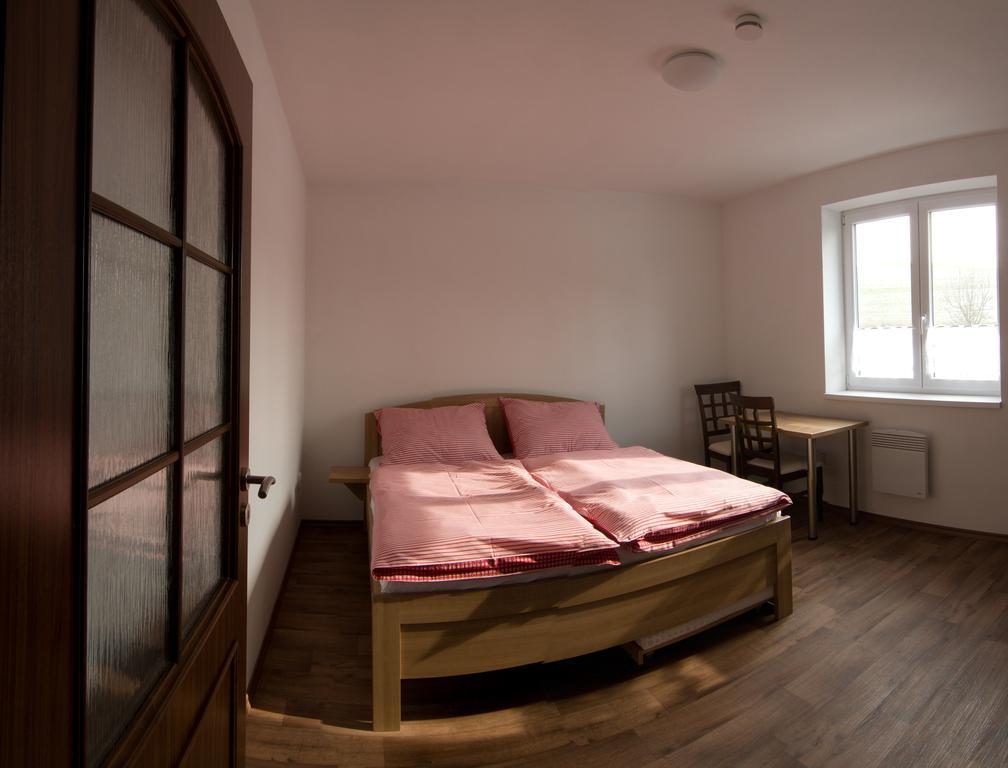 Penzion U Sklepu Hotel Hovorany Eksteriør billede