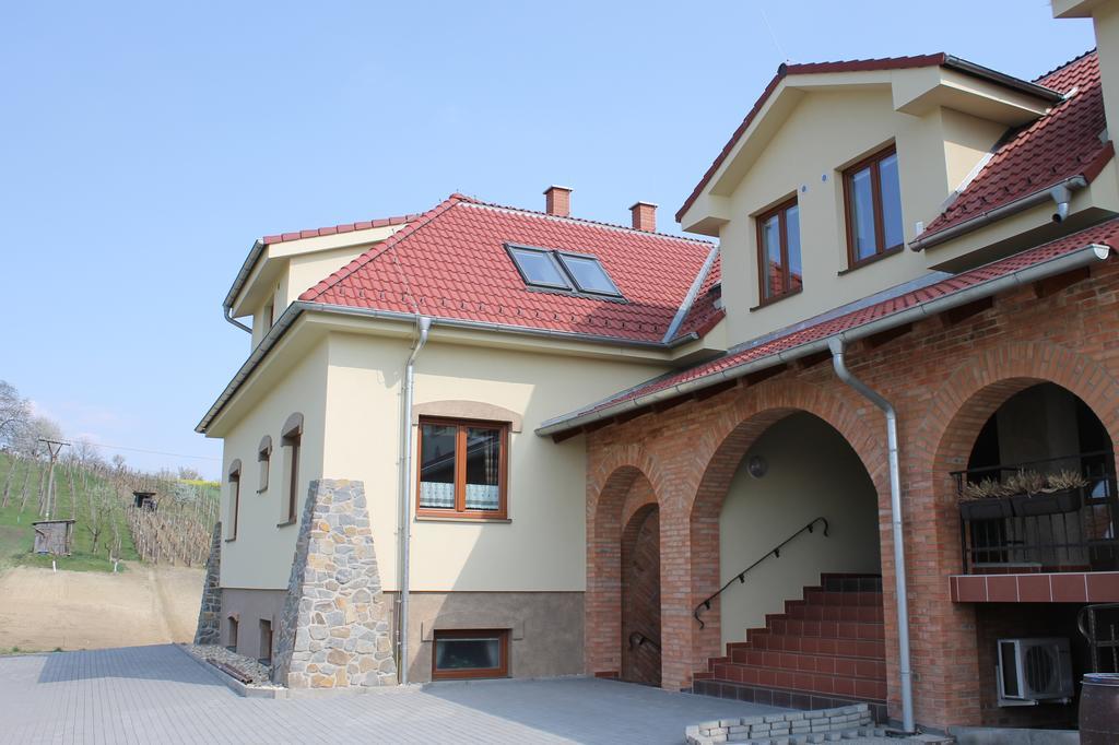 Penzion U Sklepu Hotel Hovorany Eksteriør billede