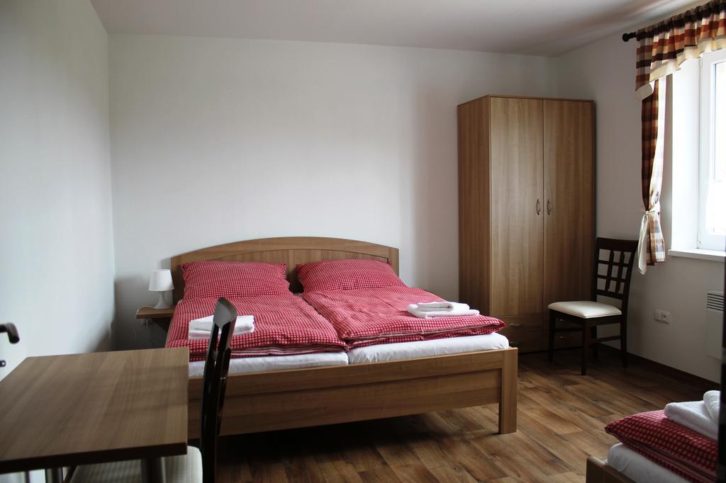 Penzion U Sklepu Hotel Hovorany Eksteriør billede